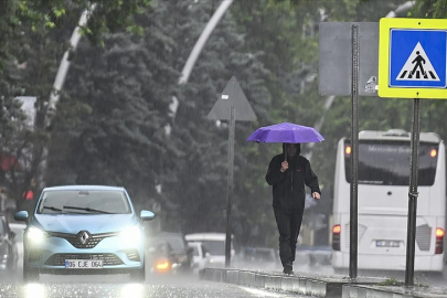 Meteoroloji uyardı: Batı ve Orta Karadeniz ile İç Anadolu'da sağanak yağış