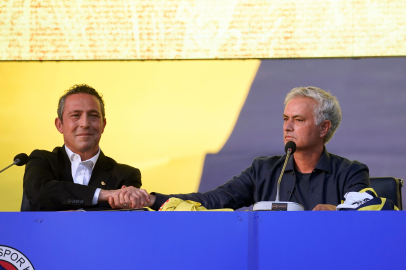 Fenerbahçe'de Jose Mourinho dönemi başladı