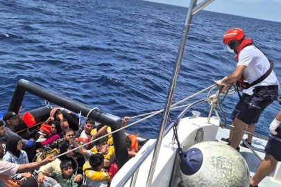 Kuşadası'nda 26 düzensiz göçmen kurtarıldı