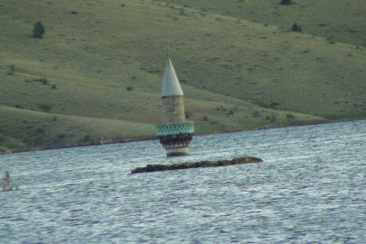 Kars'ta bu köyden geriye cami minaresi kaldı