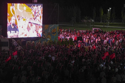 Türkiye - Çekya maçı kurulan dev ekranlardan izlendi
