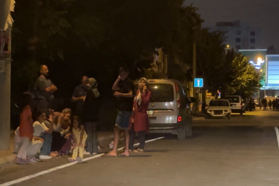 Mersin’de korkutan deprem: Vatandaş sokağa indi