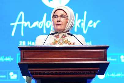 Emine Erdoğan: Bir çocuğun yüreğine dokunan sevgi onun geleceğine açılan kapıdır