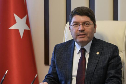 Bakan Tunç'tan Türk Bayrağına yönelik saldırı açıklaması!