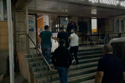 Eskişehir'de hareketli gece! Bıçak zoruyla ticari taksi ve lüks otomobil gasp eden genç, polis kovalamacasından kaçamadı