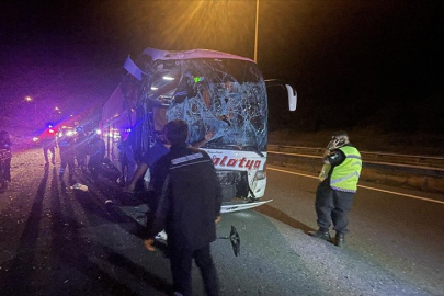 Anadolu Otoyolu'nda feci kaza: Yolcu otobüsleri birbirine girdi