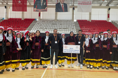 Bitlisli folklor ekibinden büyük başarı