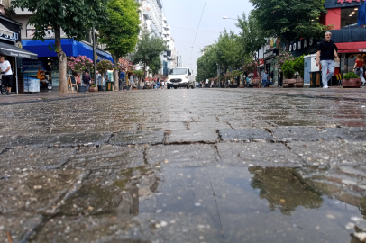 Eskişehir'de ceviz büyüklüğünde dolu yağışı: Kentte hayat durma noktasına geldi
