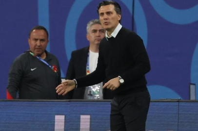 Montella'dan milli oyunculara övgü dolu sözler... Avusturya'yı yenmemizi sağlayan Türk yüreğidir