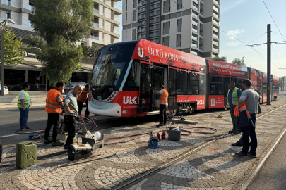 İzmir haber: Tramvay raydan çıktı!