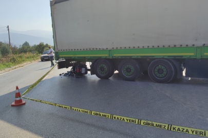 İzmir Ödemiş'te kaza: Tırla çarpışan motosikletin sürücüsü yaralandı