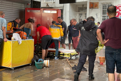 İzmir'de sağanak yağış can aldı: Alsancak'ın göbeğinde 2 ölü