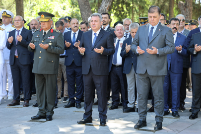 İzmir'de 15 Temmuz şehitleri dualarla anıldı