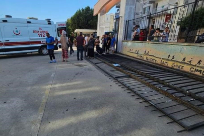 Aydın feci kaza: Okul bahçe kapısı çocuğun üzerine düştü!