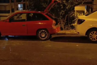 Ankara'da aniden hareket eden araç park halindeki 3 araca çarptı