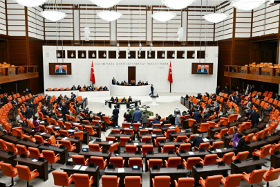 Numan Kurtulmuş TBMM'yi olağanüstü toplantıya çağırdı