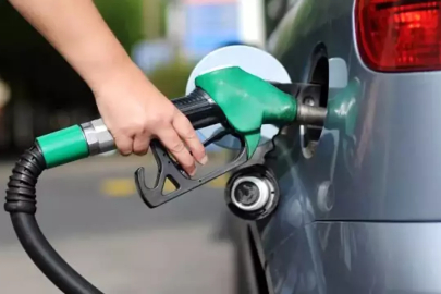 Akaryakıt alacaklar dikkat! Pazartesi gününü bekleyin: Benzine indirim geliyor