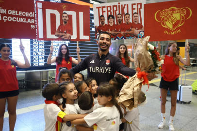 Ferhat Arıcan, İzmir’de coşkuyla karşılandı