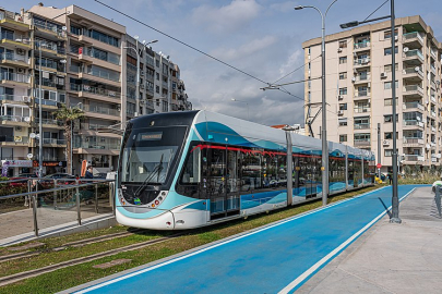 İzmir'de tramvay arızalandı: Seferler yapılamıyor