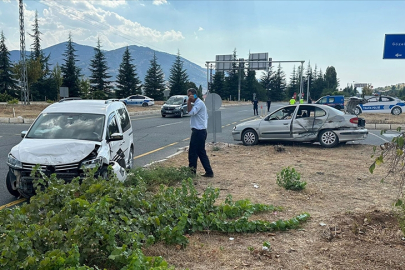 Elazığ'da kaza: Çok sayıda yaralı var