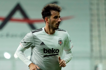 Beşiktaş'ın eski futbolcusu Oğuzhan Özyakup futbolu bırakıyor