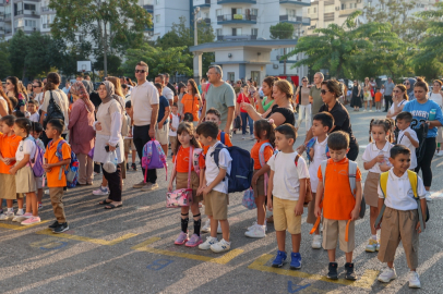 İzmir'de ziller uyum için çaldı