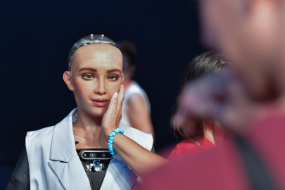 İnsansı robot Sophia Atatürk'ü tanıdığını söyledi