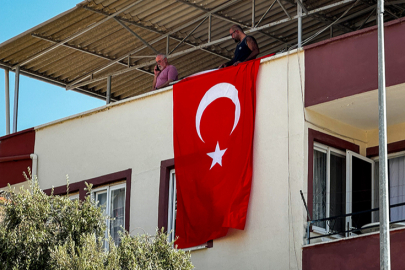 İsrail askerleri tarafından öldürülmüştü: Didim'deki evine Türk bayrağı asıldı!