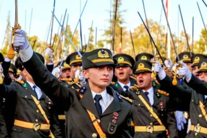 Hedef gösterilen teğmenlerin bölük komutanı istifa etti