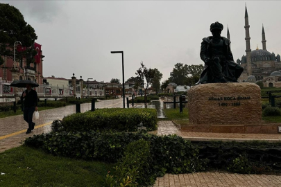 Edirne'de sağanak yağış hayatı felç etti