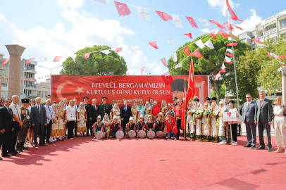 Bergama’nın Kurtuluşunun 102. yıl dönümüne coşkulu kutlama