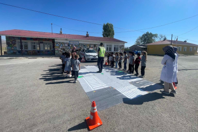 Erzincan'da çocuklara trafik eğitimi