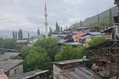 Erzurum'da sağanak yağış etkili oldu