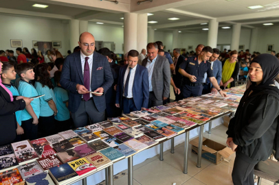 Denizli'de kitaplar okuyucusuyla buluşturuyor