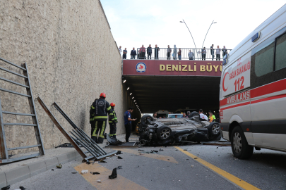 Denizli'de kaza: Otomobil metrelerce yükseklikten düştü