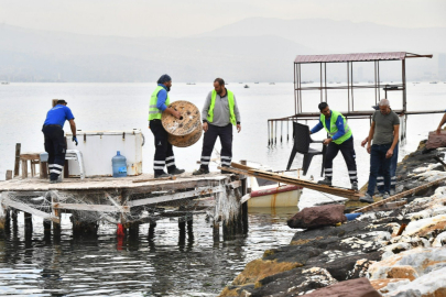 İzmir Büyükşehir İnciraltı'ndaki kaçak iskeleler için harekete geçti