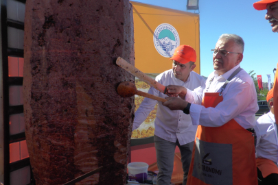 Kayseri Gastronomi Günleri'nde 1 ton sucuk döner ikramı