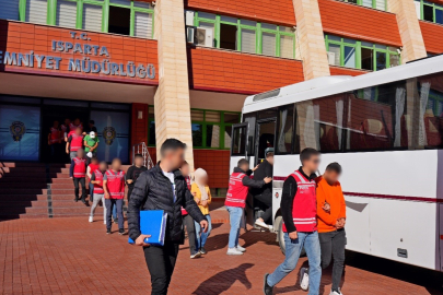 Kendilerini polis olarak tanıtttılar: 3 milyon liralık vurgun yaptılar!