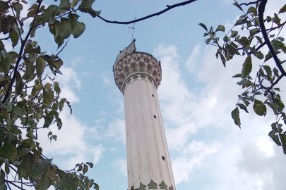 Çanakkale’de yıldırım düştü: Cami minaresi yıkıldı