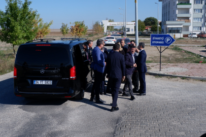 CHP lideri Özgür Özel cezaevinde: Selahattin Demirtaş’la görüşme başladı