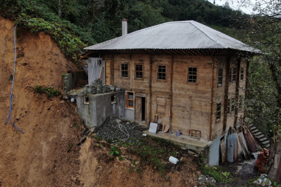 Rize'de heyelan alarmı: 15 ev boşaltıldı