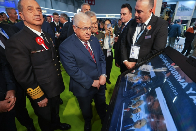 Bakan Güler, SAHA EXPO 2024 Fuarı'nı gezdi