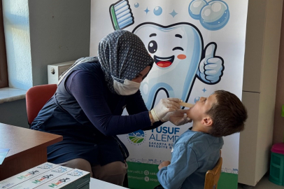 Sakarya'da anaokulu öğrencilerine diş taraması  