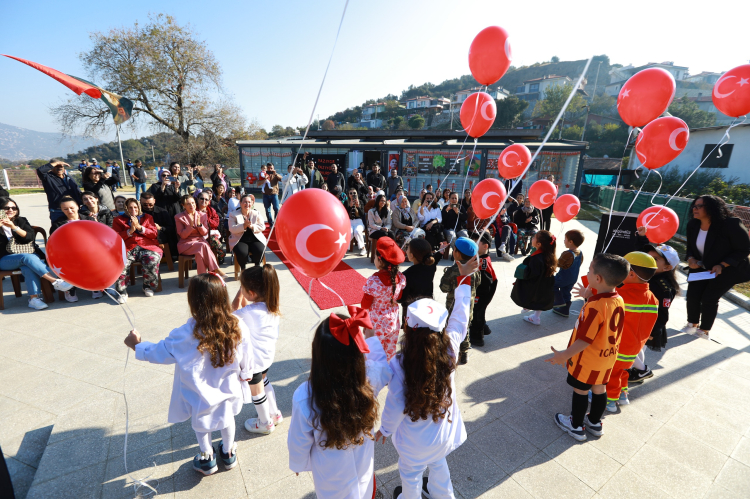 Başkan Filiz Ceritoğlu Sengel, Cumhuriyet Bayramı’nda çocuklarla buluştu