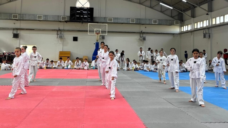 Geleceğin Taekwondo şampiyonları Bornova’da yetişiyor