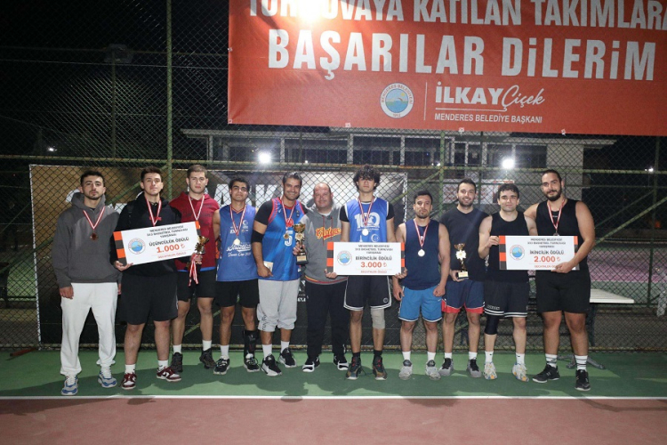 Menderes’te basketbol coşkusu zirveye ulaştı