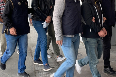 İzmir merkezli FETÖ operasyonunda 12 gözaltı