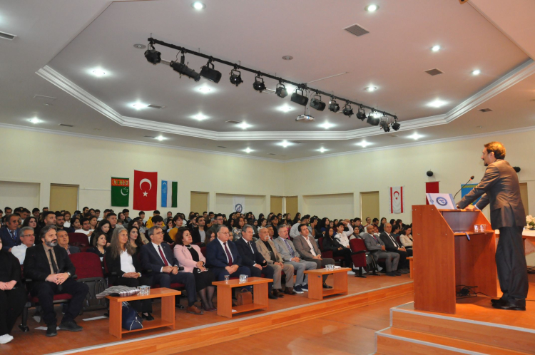 Ege Üniversitesi'nde Asya’nın geleceği konuşuldu