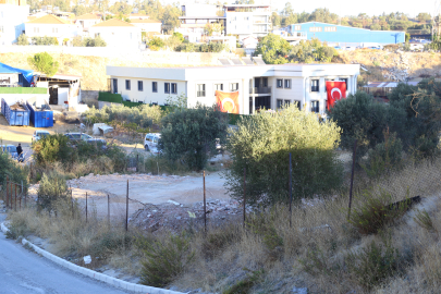 Karabağlar Belediyesi’nden Uzundere’deki kaçak yapının yıkımı hakkında açıklama