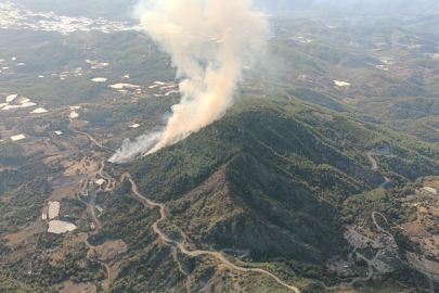 Antalya’da korkutan yangın: Havadan ve karadan müdahale ediliyor